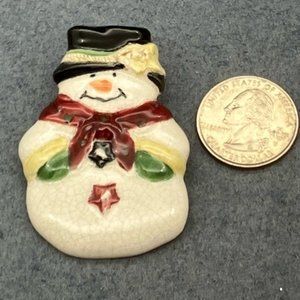 Christmas Pin Brooch Snowman Snowwoman White Crazed Red Bandana Black Hat Green